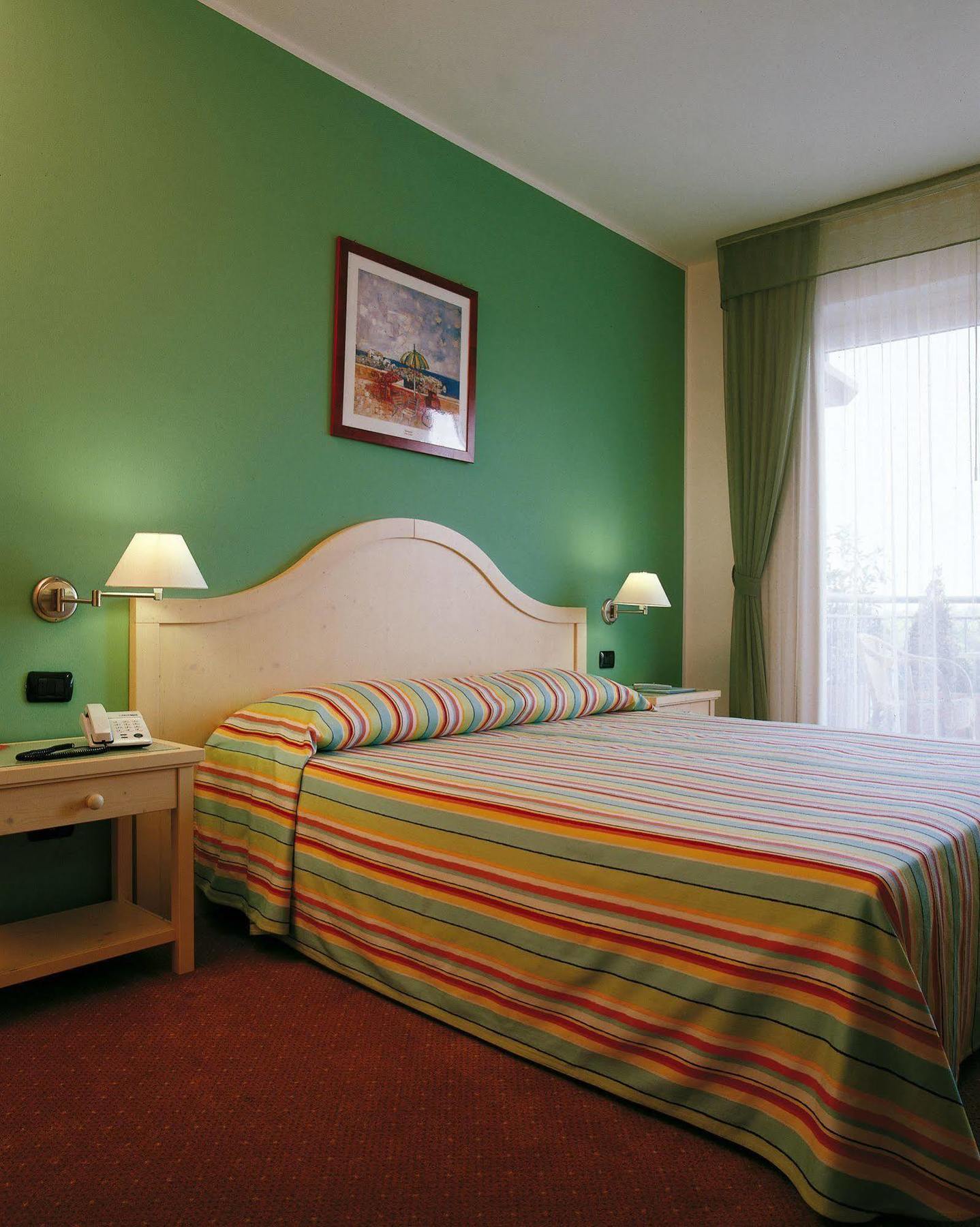 Hotel Bella Italia เปสเคียรา เดล การ์ดา ภายนอก รูปภาพ